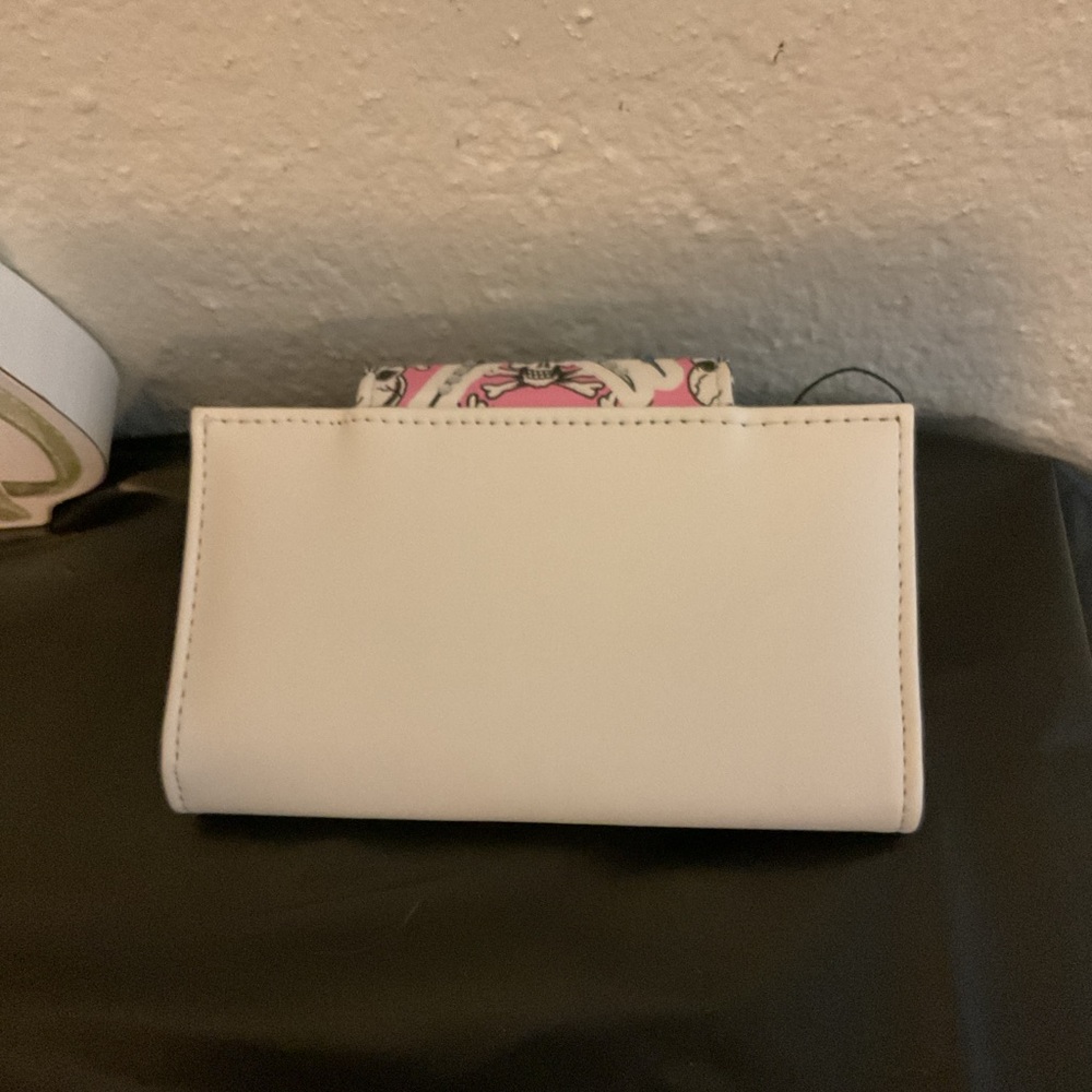 ‼️SOLD‼️Ed Hardy White Wallet with Pink Floral Tattoo Flap - Picture 2 of 7